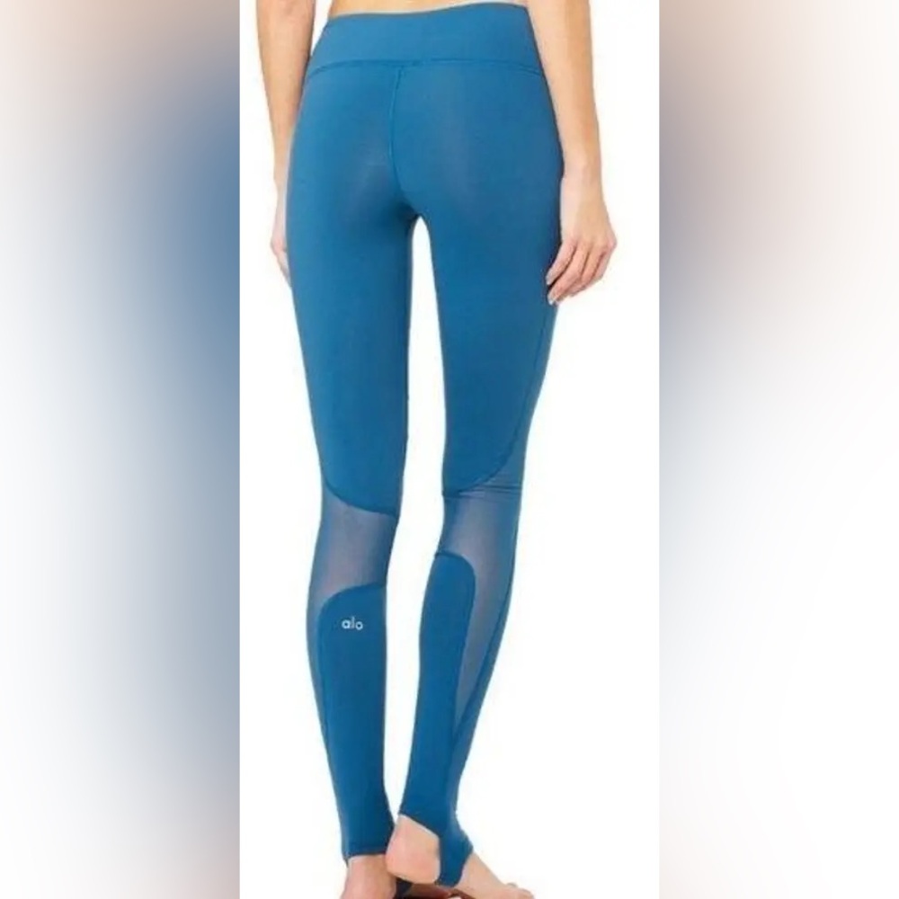 ALO Yoga Coast Legging size Medium
